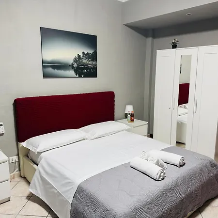 בית הארחה Nirvana House פיזה